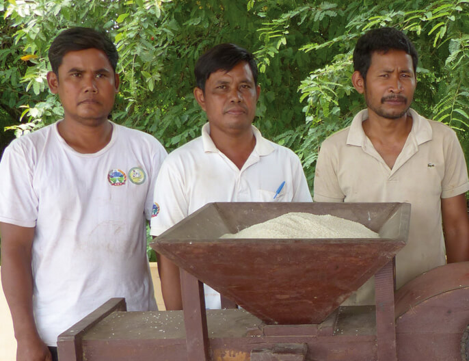 Producteurs riz blanc coopÃ©ratives PMUAC au Cambodge
